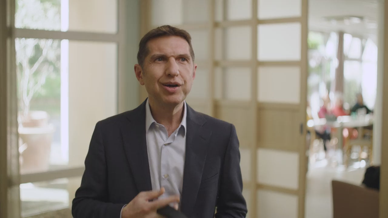 Témoignage de Michael Uzzan, un des 3 co-fondateur de Spokeo. Il évoque la génèse du produit et les raisons qui l'ont poussées à concevoir ce dispositif